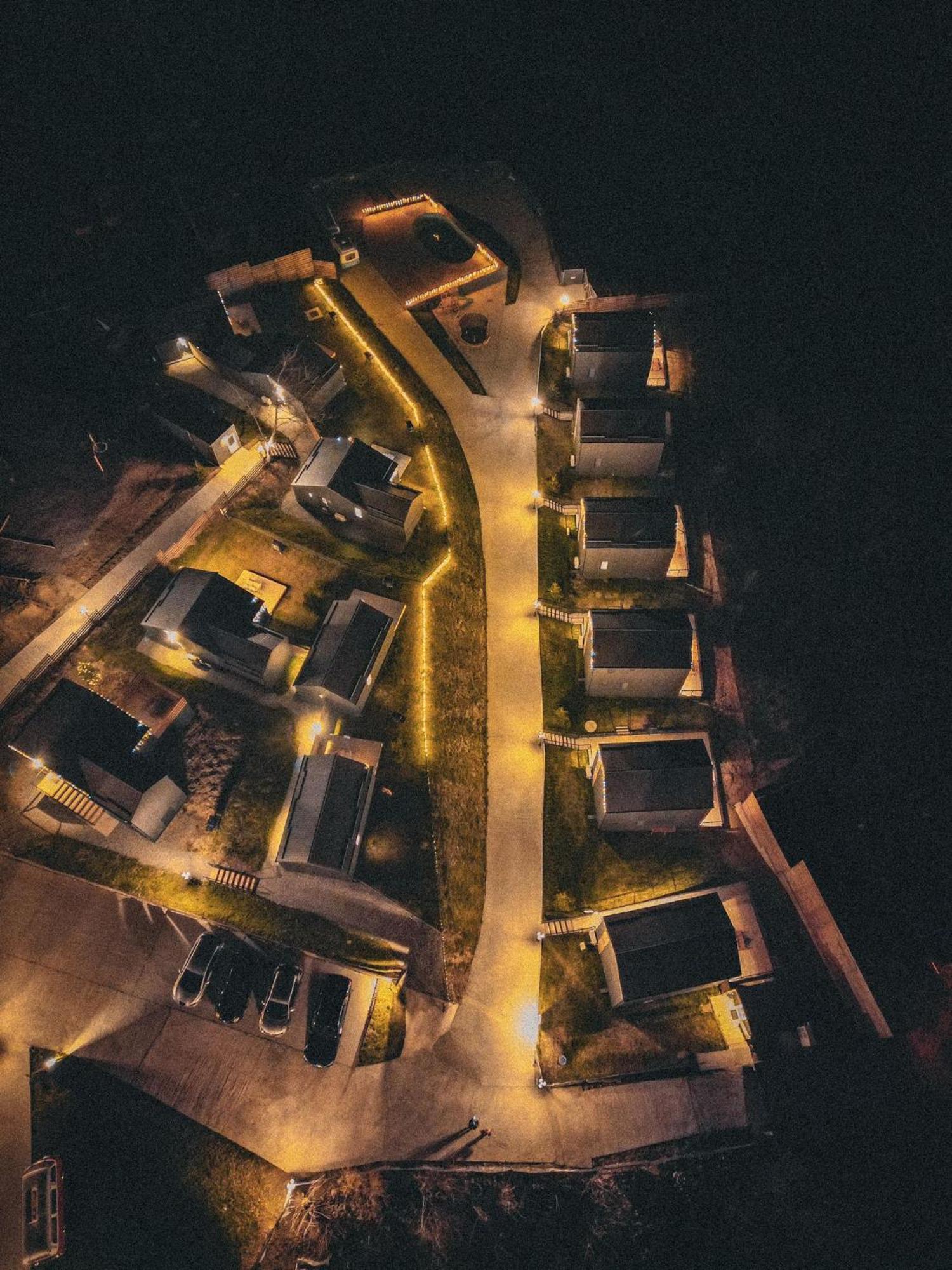 Moon Village Comarnic سِنايا المظهر الخارجي الصورة